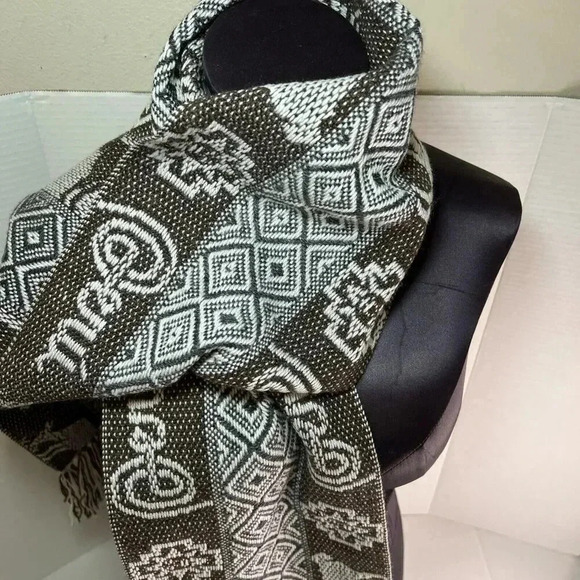 New handcrafted Alpaca Jarka Scarf brown/white unisex - Picture 4 of 10